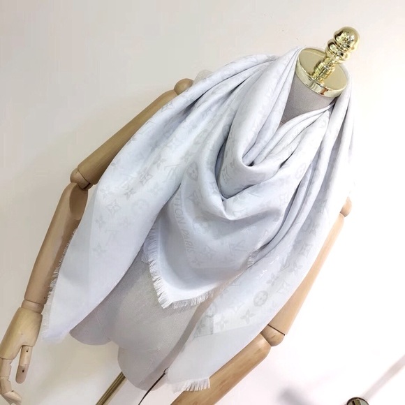 L V Châle Monogram Cashmere Silk Blend Stole Shawl Scarf in Monochromatic Colors - Picture 10 of 14